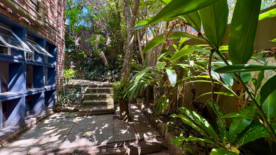 To Let 4 Bedroom Property for Rent in Bonza Bay Eastern Cape